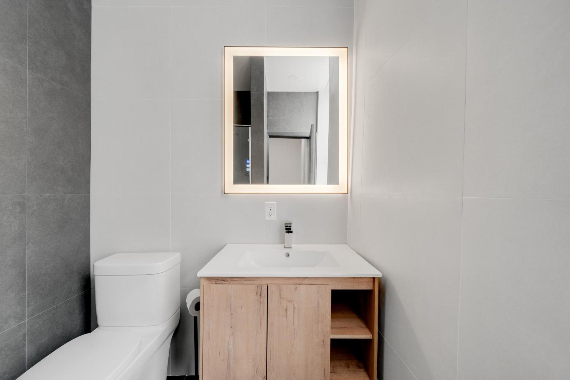 Lift Hotel Монреаль Экстерьер фото