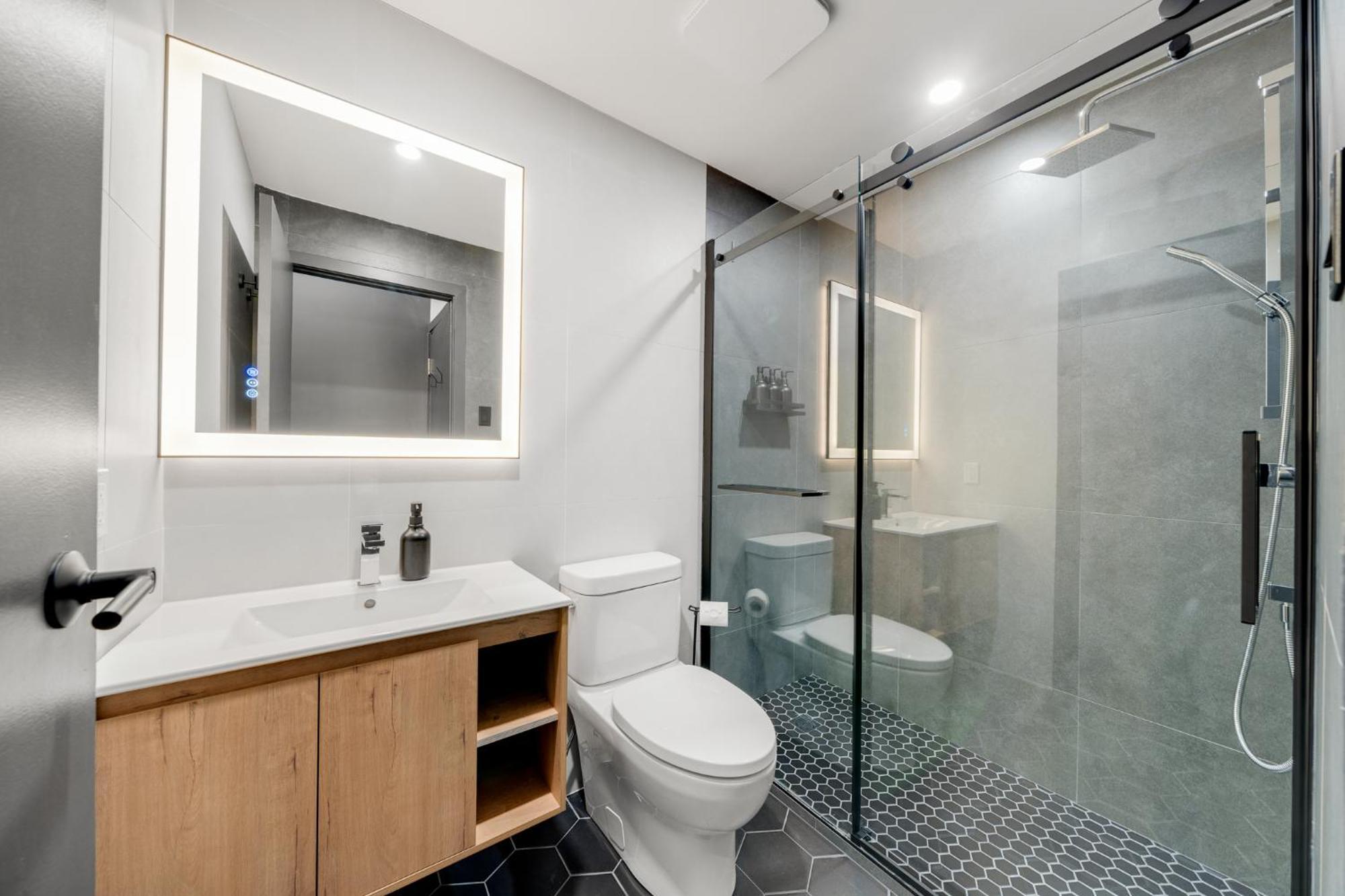 Lift Hotel Монреаль Экстерьер фото