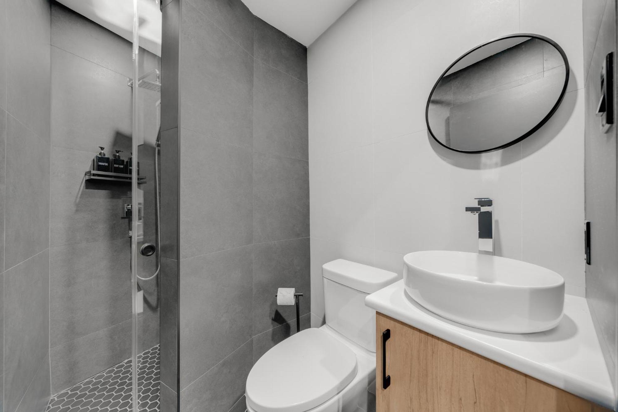 Lift Hotel Монреаль Экстерьер фото