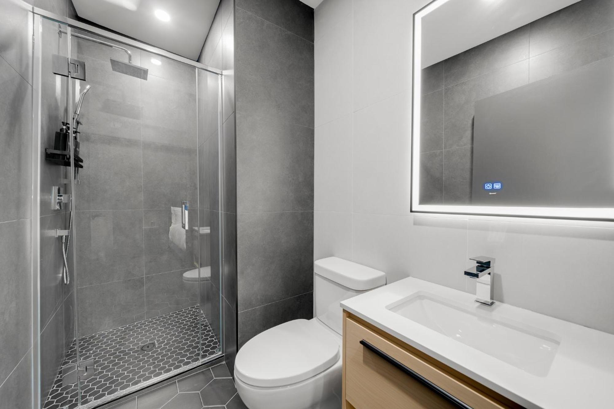 Lift Hotel Монреаль Экстерьер фото